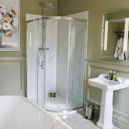 Gasthof Tankardstown House 4*